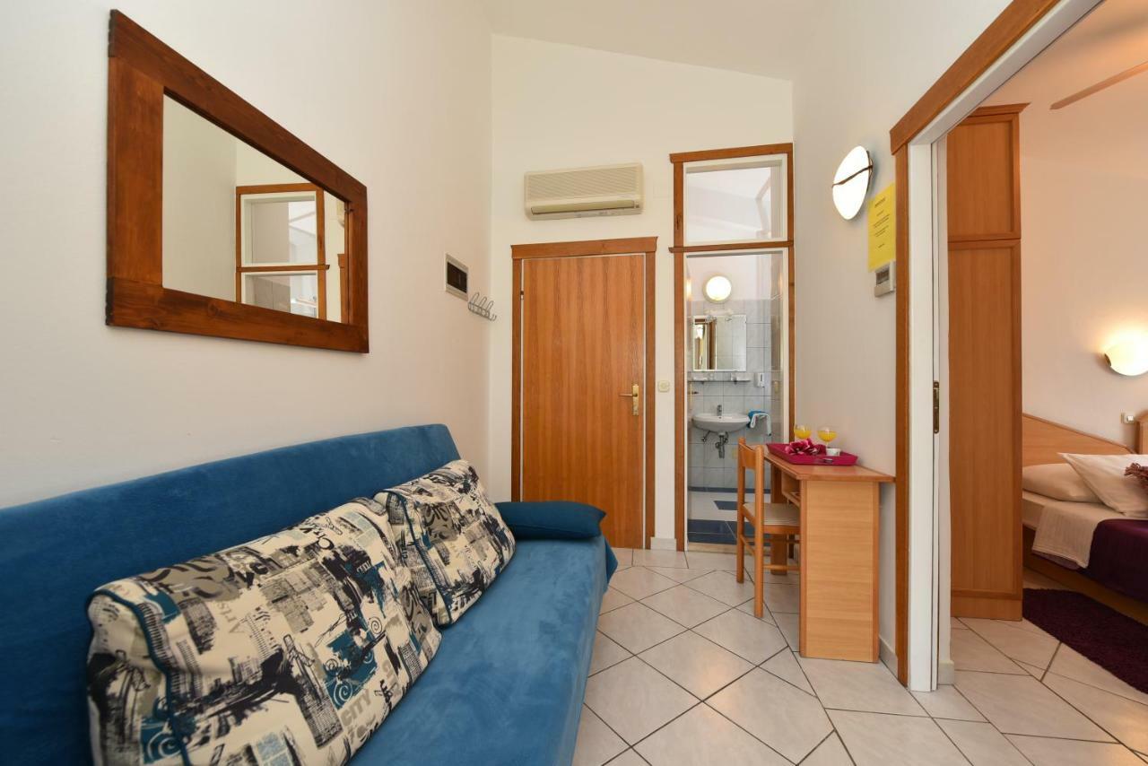 Villa Nela Petrcane Ngoại thất bức ảnh