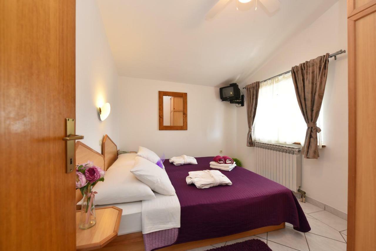Villa Nela Petrcane Ngoại thất bức ảnh