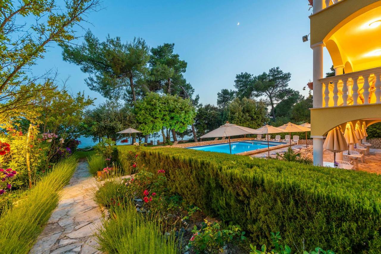 Villa Nela Petrcane Ngoại thất bức ảnh