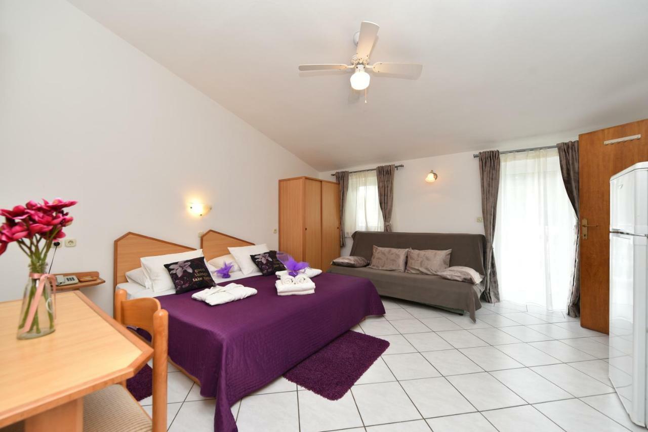 Villa Nela Petrcane Ngoại thất bức ảnh